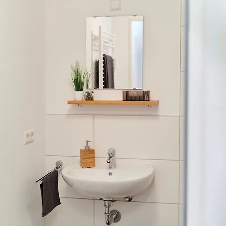 Design Stuttgart Messe-airport Tiefgarage Apartment *